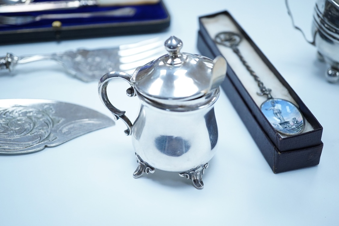 A cased pair of George III engraved silver Old English pattern berry spoons, by Smith & Fearn, London, 1794/5, 22.6cm, together with a cased Edwardian silver christening trio, an 800 standard mustard pot with white metal